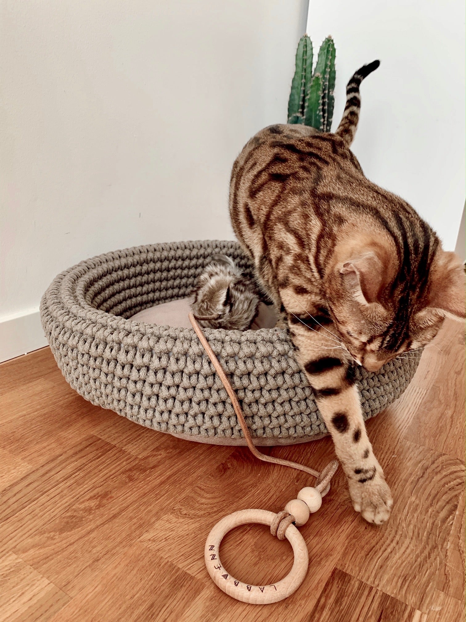 Cesta artesanal Coco Basket para gatos y perros pequeños